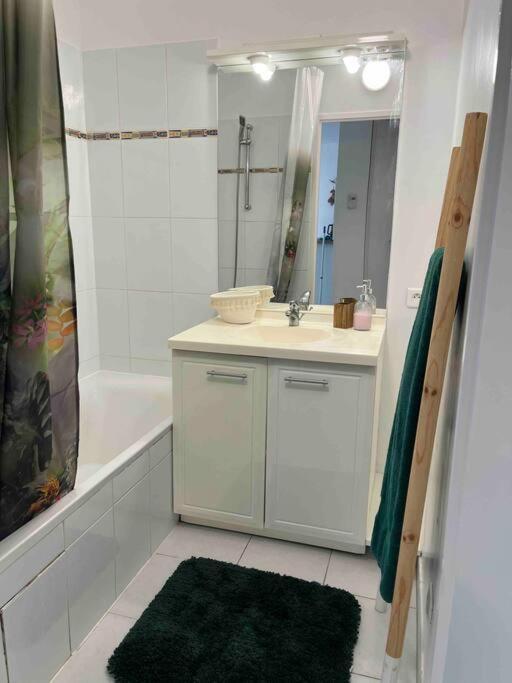 Appartement Cosy, Calme, Lumineux, Balcon, Parking サルラ・ラ・カネダ エクステリア 写真